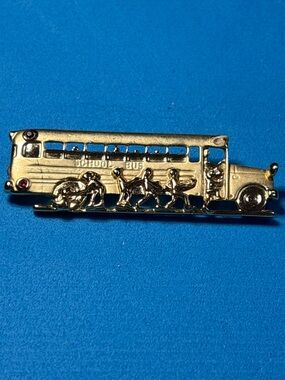 Gold School Bus Pin with Kids
